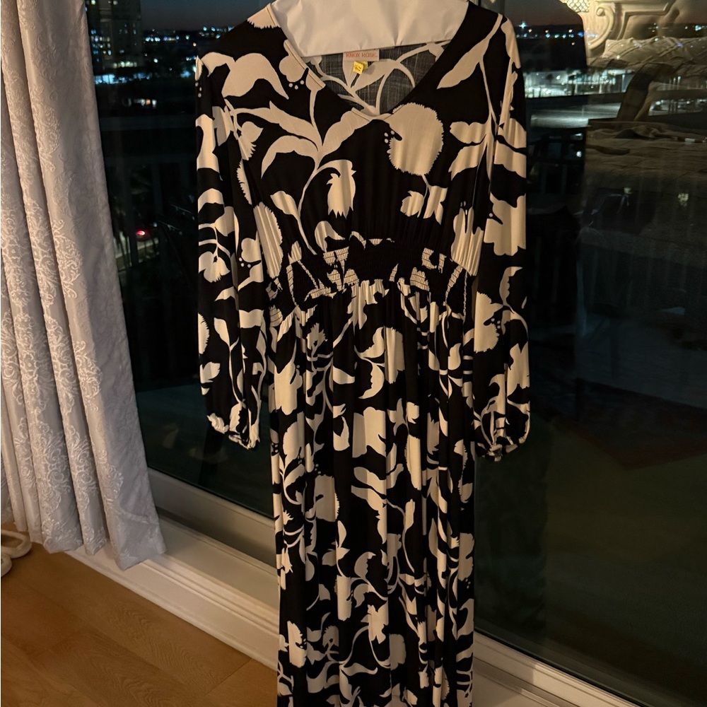 Knox Rose Black and White Patterned Long Sleeve Maxi Dress